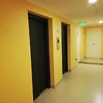 Depto 1 Dormitorio Centro Blanco 702 Estacionamiento